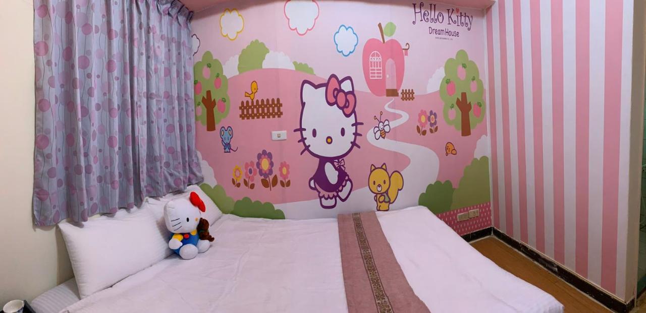 Feng Jia Kitty House Apartamento Taichung Exterior foto